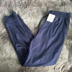 Fabletics Joggers Womens Medium High Waisted Joggers Navy Blue NEW
